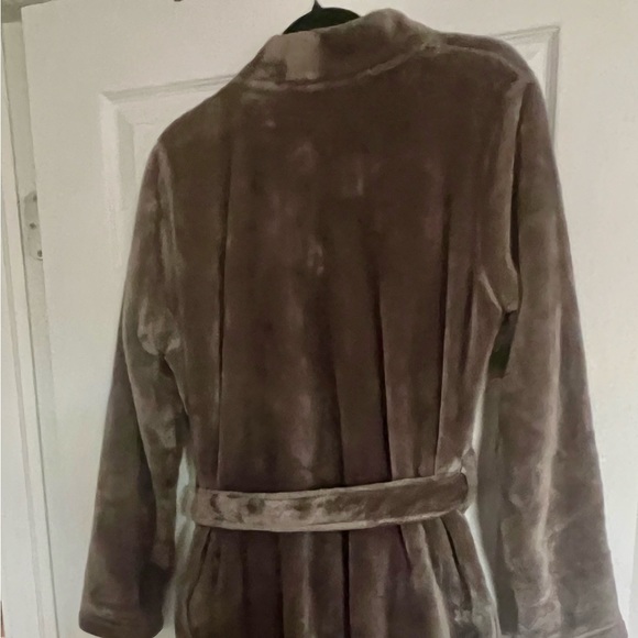 House coat - Picture 1 of 3
